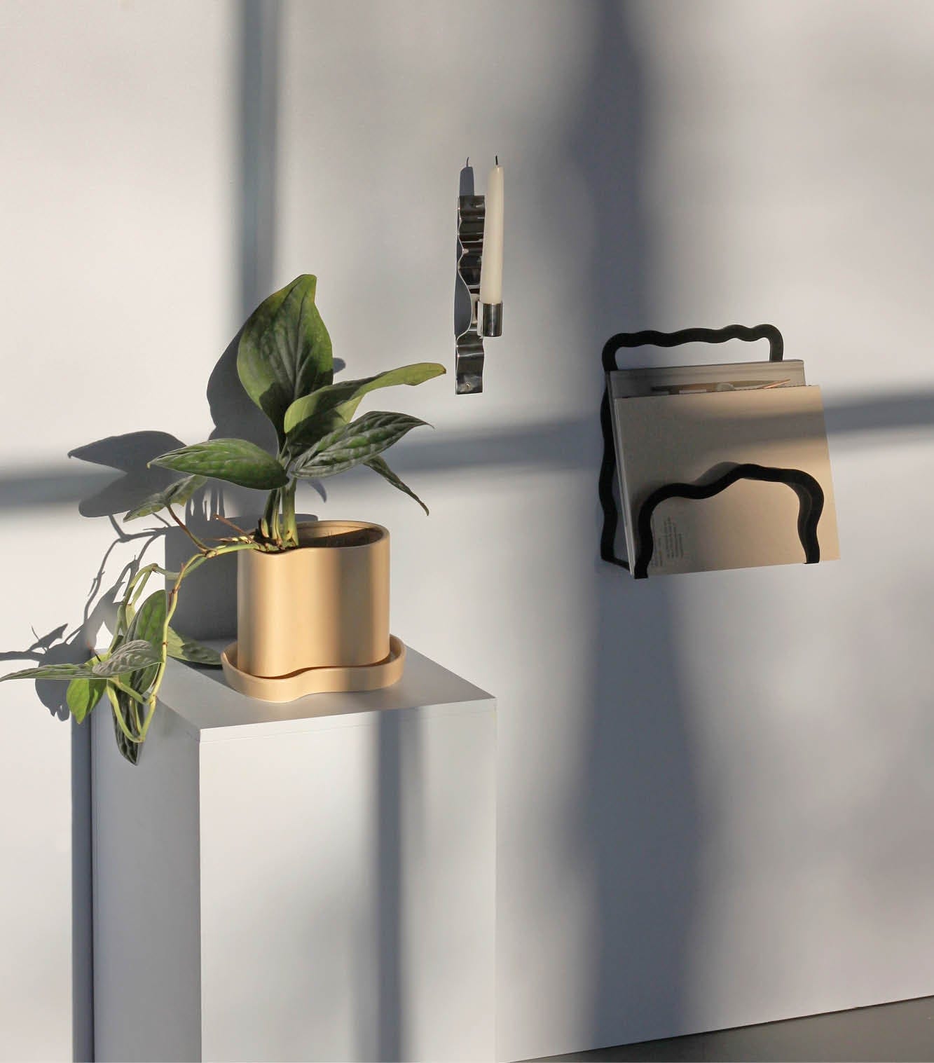 Wave Magazine Holder, multiple colours - 2. QUALITY