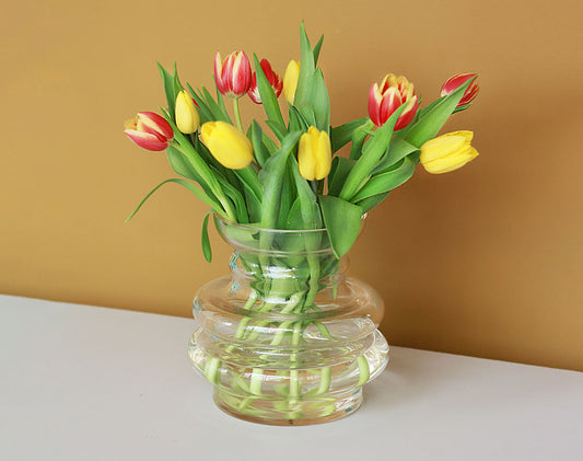 Stences Curve vase med tulipaner