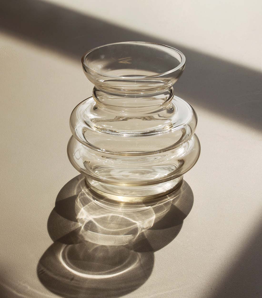 Curve vase, Gul, Mundblæst glas - Stences 300211